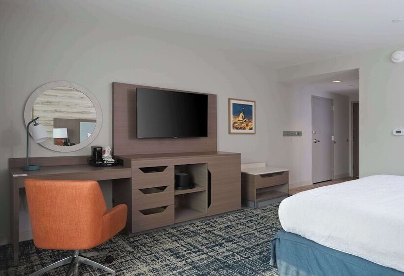 هتل Hampton Inn & Suites Manistee Waterfront
