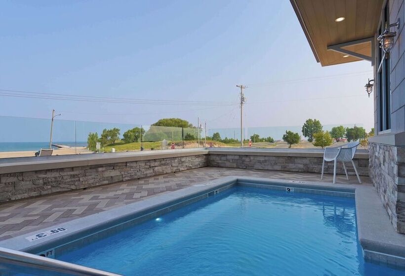 هتل Hampton Inn & Suites Manistee Waterfront