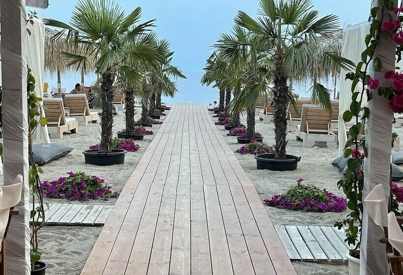 ホテル Heraclea Suites