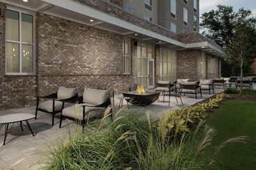 هتل Hilton Garden Inn Pensacola Downtown