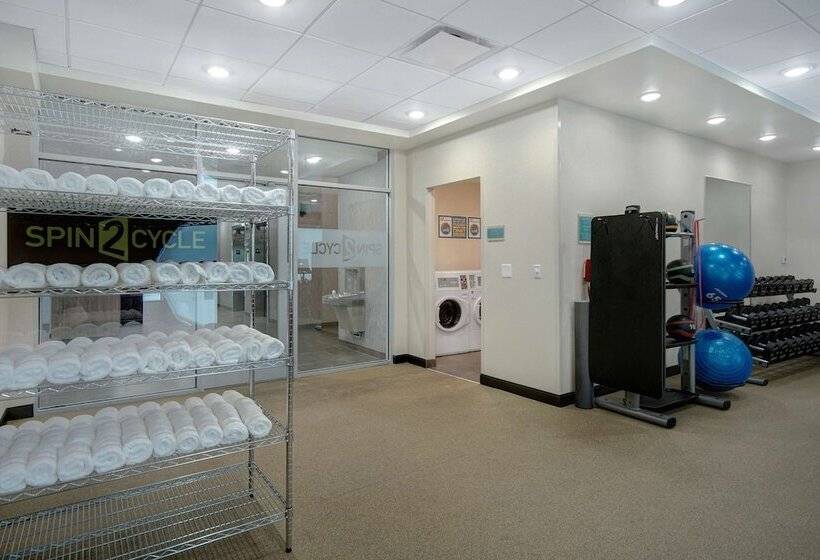 هتل Home2 Suites By Hilton Grand Rapids Airport