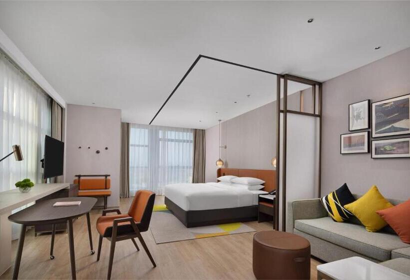 هتل Home2 Suites By Hilton Guiyang Airport