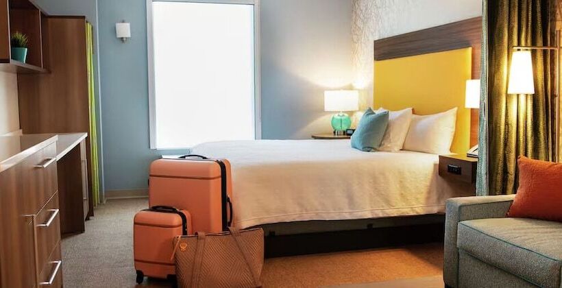 هتل Home2 Suites By Hilton Milwaukee West