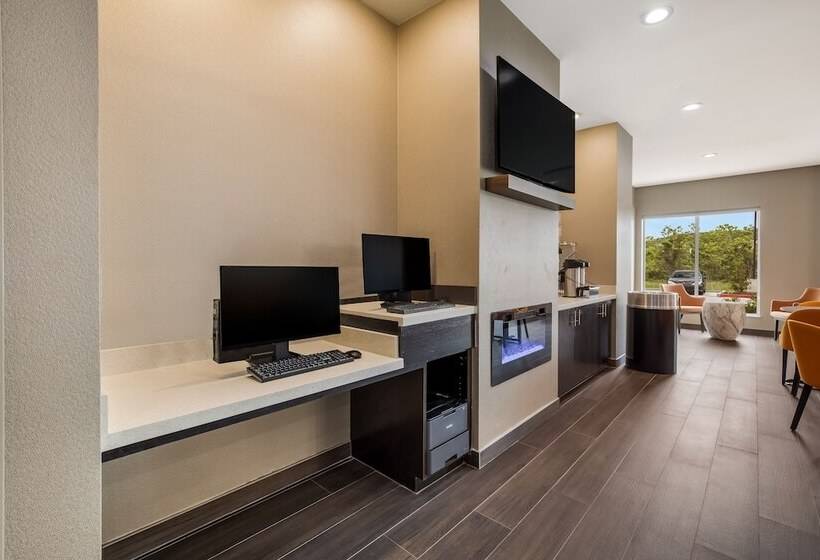 هتل La Quinta Inn & Suites By Wyndham Sulphur Lake Charles