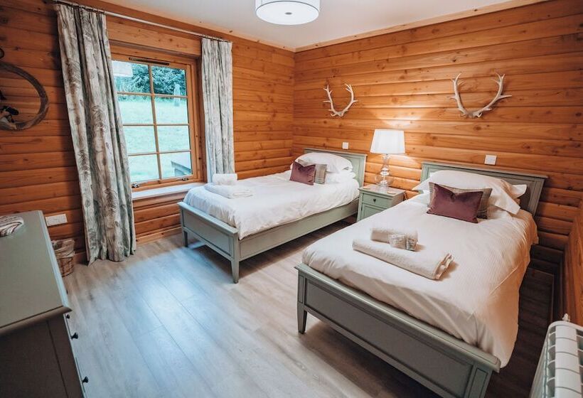 ホテル Merklands Wood Luxury Lodges