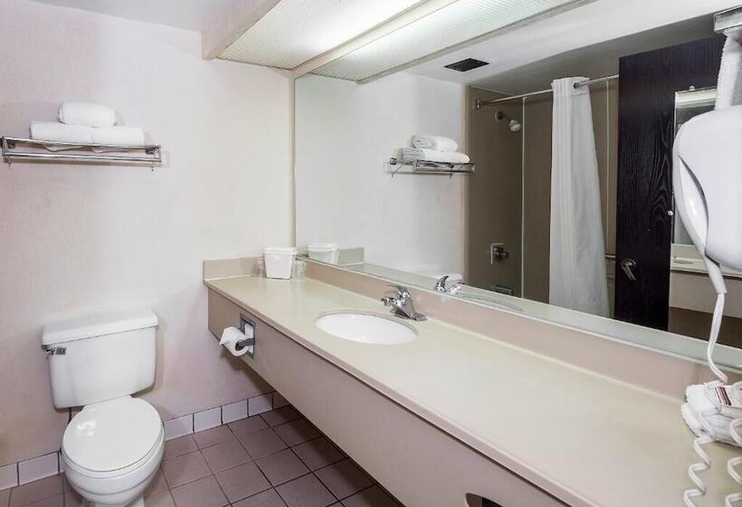 Отель My Home & Suites Madison Ga
