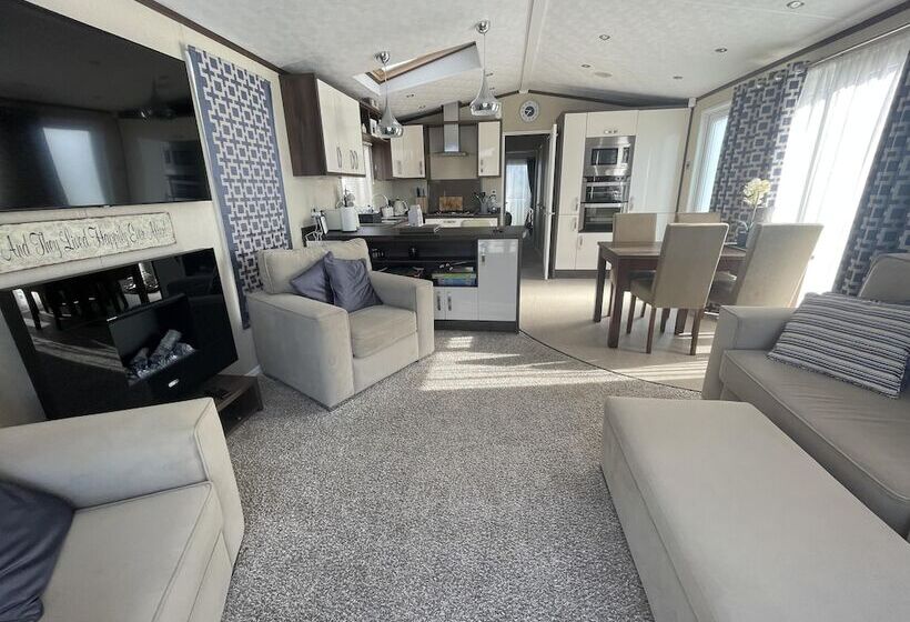 ホテル Poole Harbour View Lodge At Rockley Park