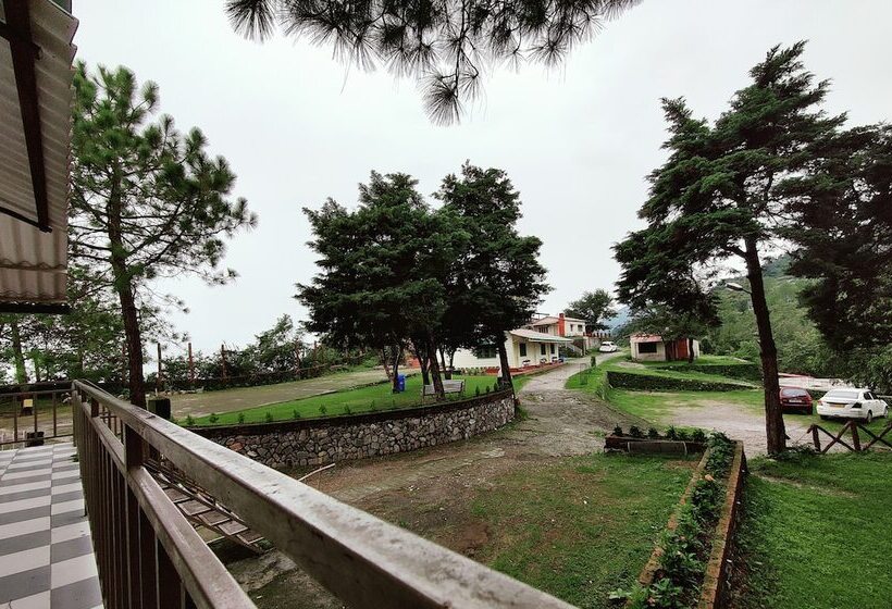 هتل Saiva Hill Resort