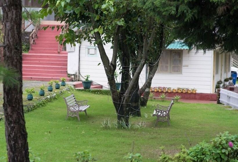 هتل Saiva Hill Resort