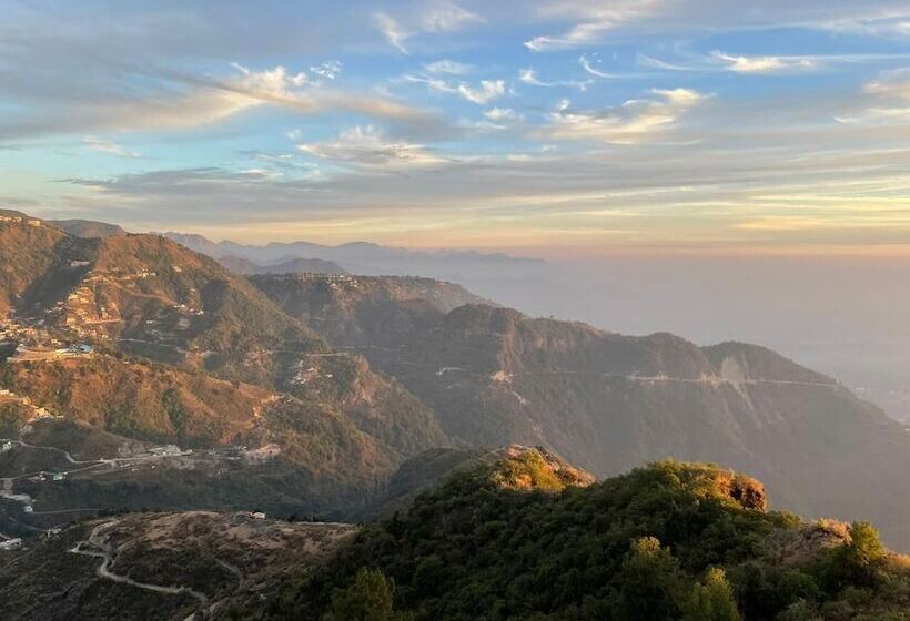 هتل Saiva Hill Resort
