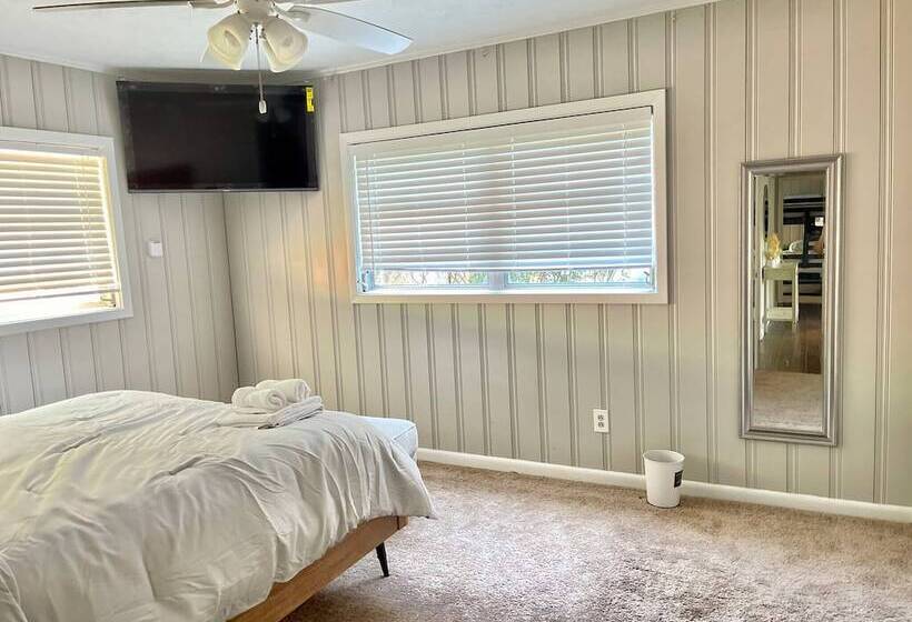 فندق The Red Cottage Fantastic View Firepit Free Kayaks