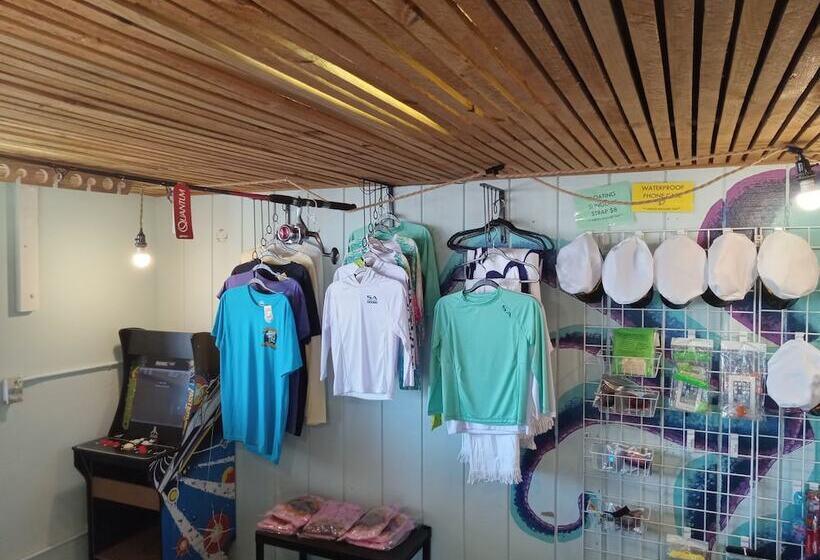 فندق Treasure Harbor