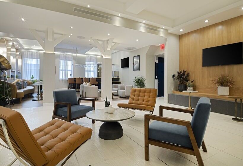 هتل Voco Fiorello Laguardia East, An Ihg