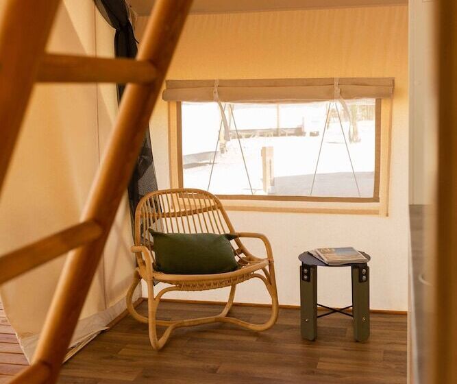 هتل Wecamp Cadaqués