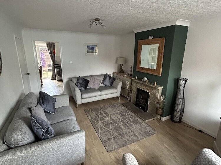 Immaculate 2 Bed Cottage In Flamborough
