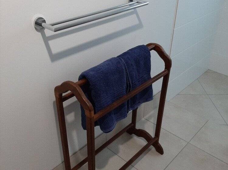 פנסיון Room In Guest Room   Cozy Room With Separate Entrance And Ensuit Bathroom
