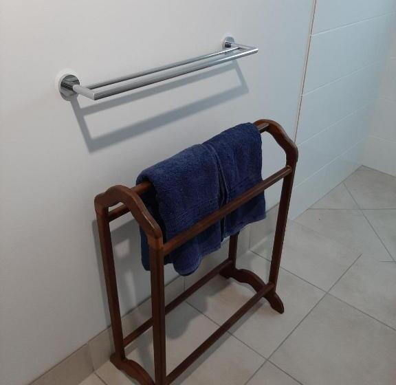 פנסיון Room In Guest Room   Cozy Room With Separate Entrance And Ensuit Bathroom