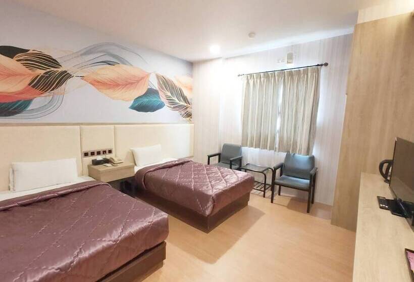 پانسیون Royal Business