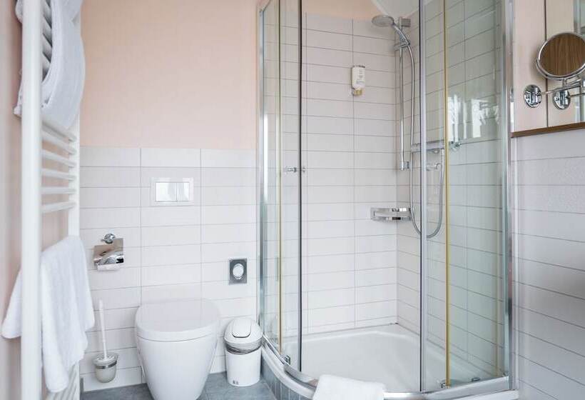 Point Hotel Apartments & Rooms