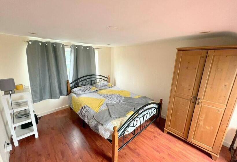 Резиденция 4 Bed House In South London