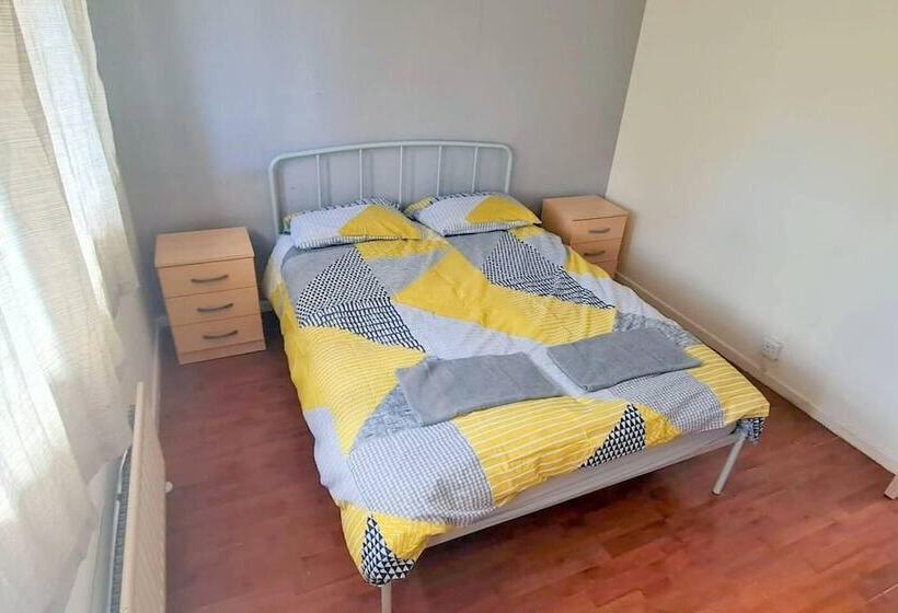 Резиденция 4 Bed House In South London