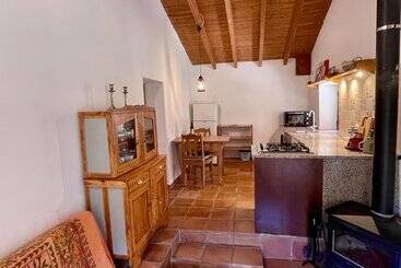 اقامتگاه Quiet And Peaceful Country House In Pure Nature