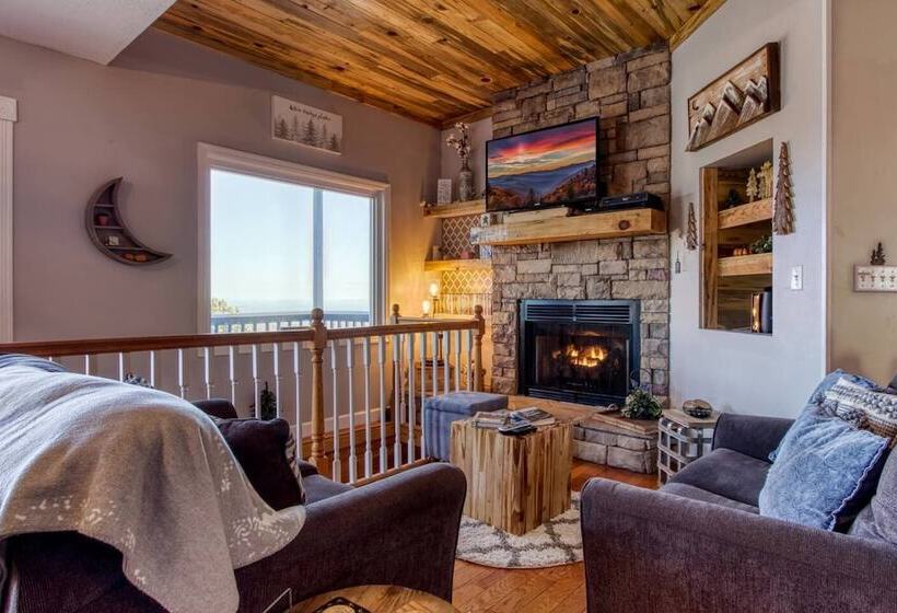 2 Master Suites _ Phenomenal Views Alpine Summit