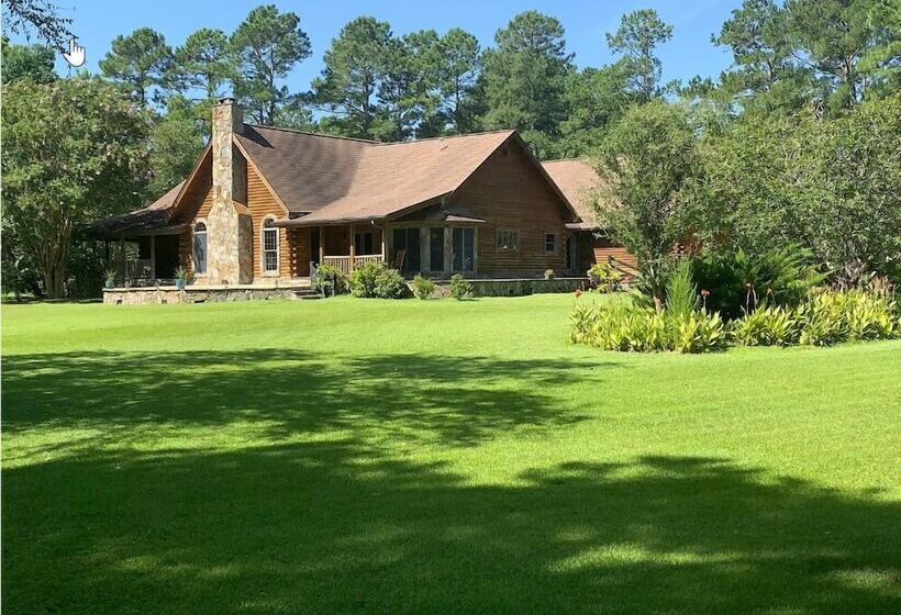 مبيت وإفطار Beachwoods Inn