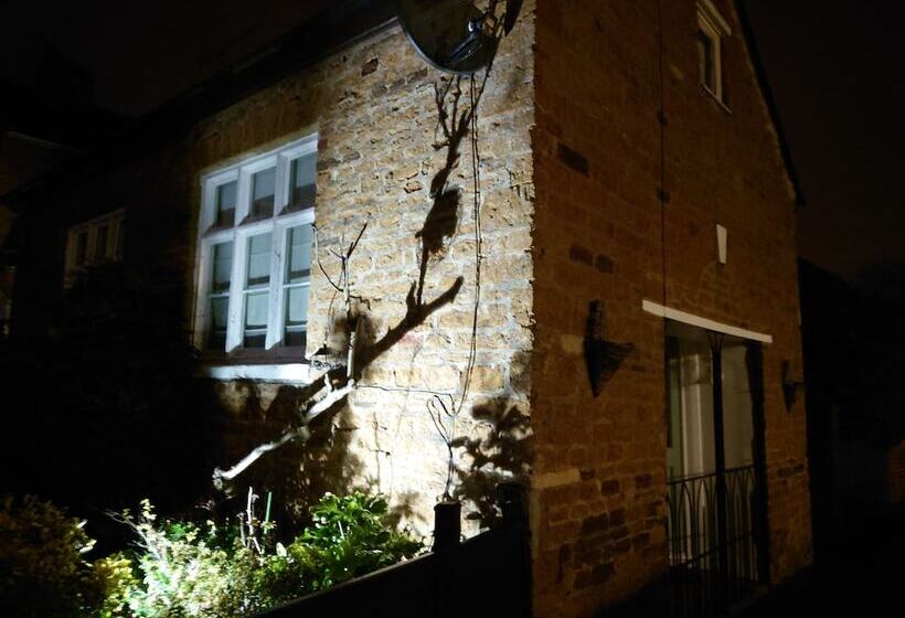 Fully Detached Cottage House Loddington Kettering