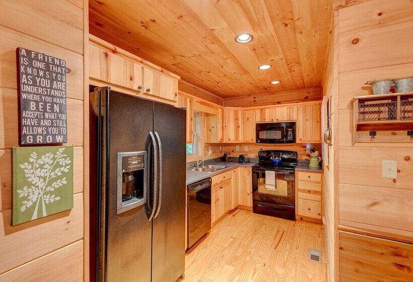 Heritage Hill Cabins