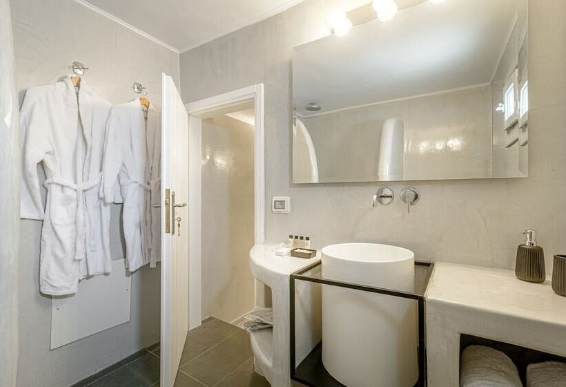هتل Amoramelia Suites