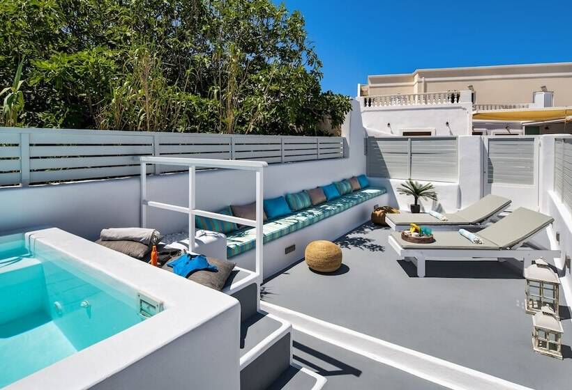 هتل Amoramelia Suites