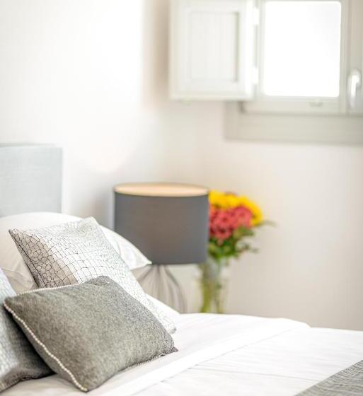 هتل Amoramelia Suites
