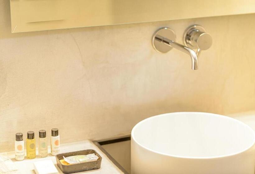هتل Amoramelia Suites