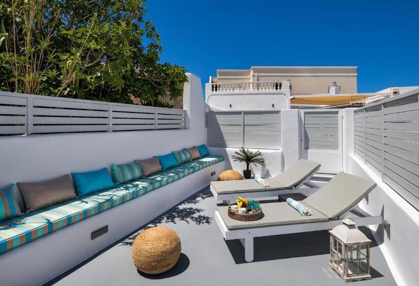 هتل Amoramelia Suites