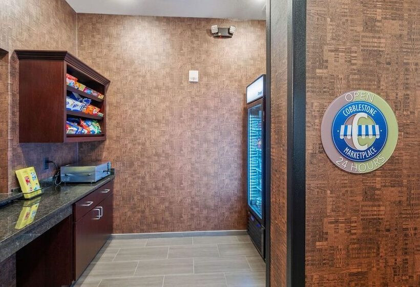 Cobblestone Hotel & Suites   Mosinee