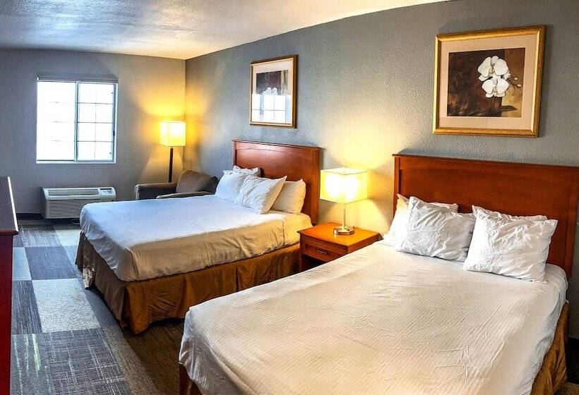 هتل Coratel Inn By Jasper Iowa Fairfield