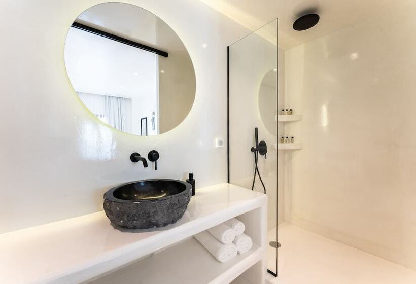 בית מלון כפרי Leon Luxury Suites