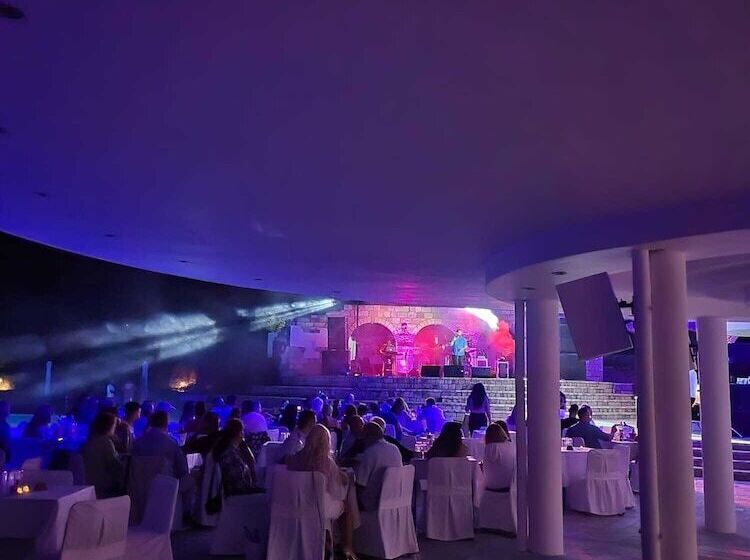 ホテル O Paradise Beach Resort & Spa