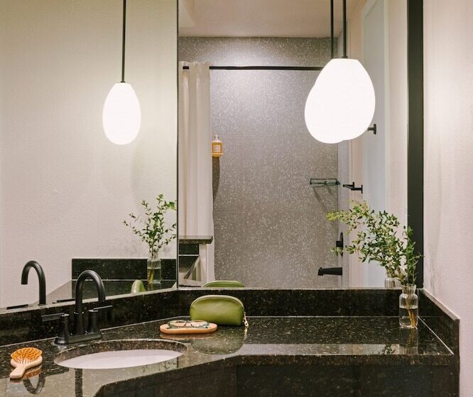 Отель Sonder Cirrus