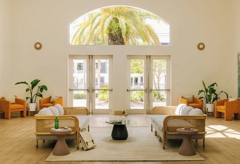 Отель Sonder Cirrus