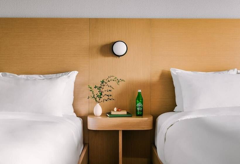 Отель Sonder Cirrus