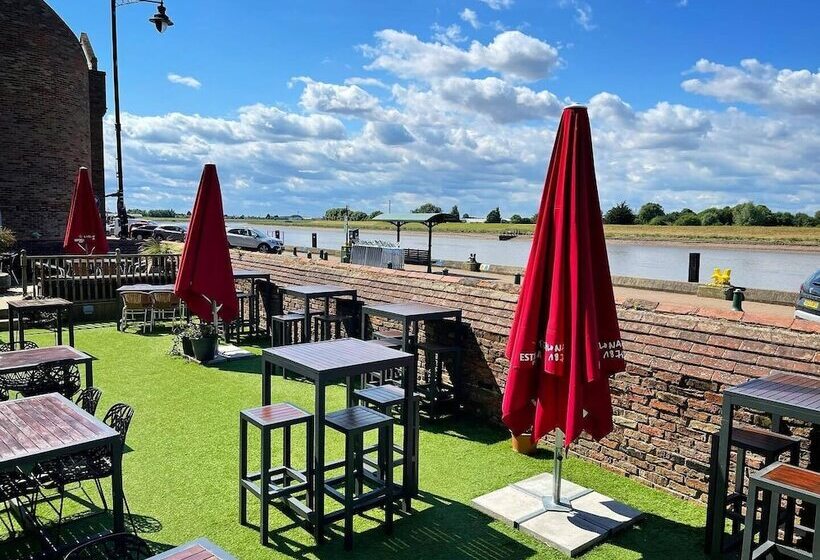 هتل The Bank House