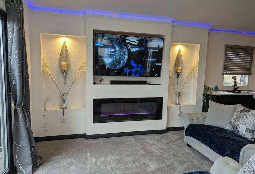 בית מלון כפרי Waterside Lodge   Dog Friendly, Sutton On Sea