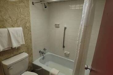 مُتل Richland Inn