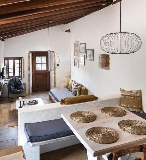 پانسیون Menexes Suites Monemvasia