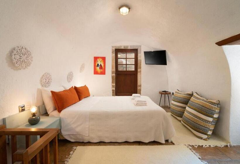 پانسیون Menexes Suites Monemvasia