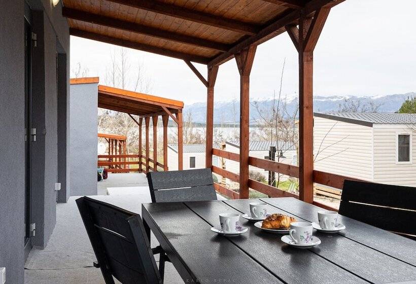 بنسيون Mobile Homes  Kamp Karin