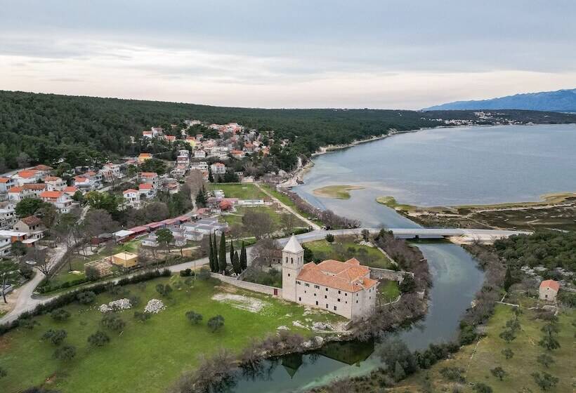 بنسيون Mobile Homes  Kamp Karin