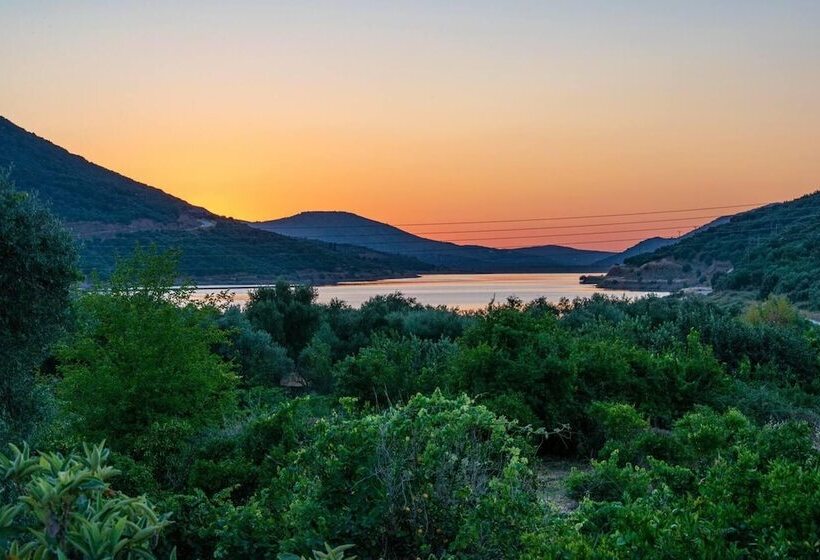 إقامة Avdou Village House With Pool